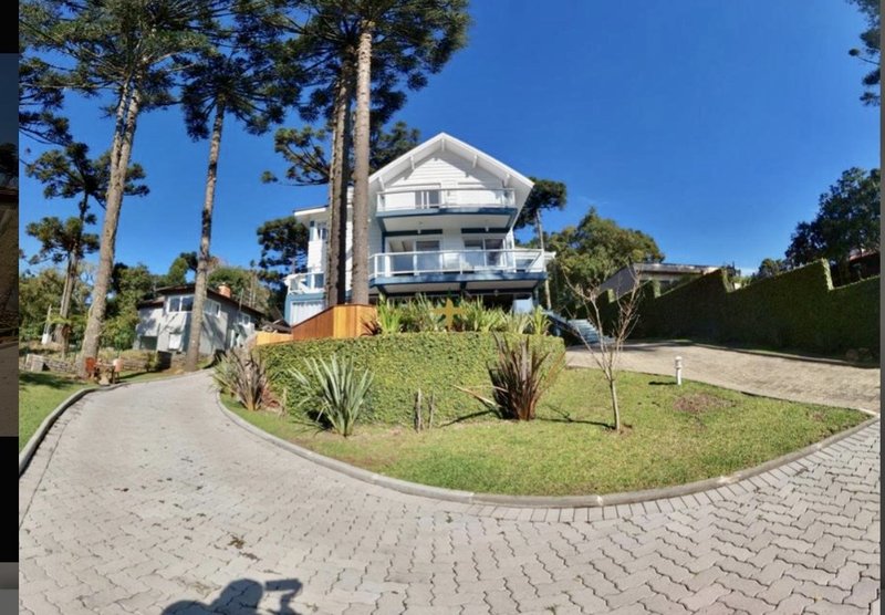 R$ 2.870.000 - FANTÁSTICA CASA - 310M² - 4 DORM - 2 SUÍTES - 2 VAGAS Rua Guilherme Osvar Bauer Canela - 