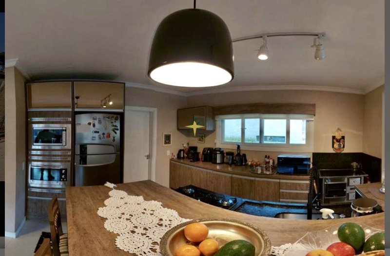 R$ 2.870.000 - FANTÁSTICA CASA - 310M² - 4 DORM - 2 SUÍTES - 2 VAGAS Rua Guilherme Osvar Bauer Canela - 
