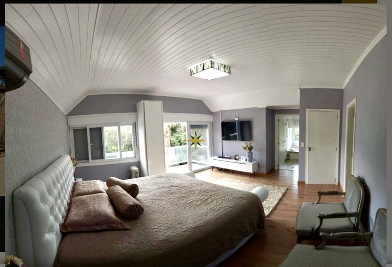 R$ 2.870.000 - FANTÁSTICA CASA - 310M² - 4 DORM - 2 SUÍTES - 2 VAGAS Rua Guilherme Osvar Bauer Canela - 
