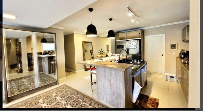 R$ 2.870.000 - FANTÁSTICA CASA - 310M² - 4 DORM - 2 SUÍTES - 2 VAGAS Rua Guilherme Osvar Bauer Canela - 