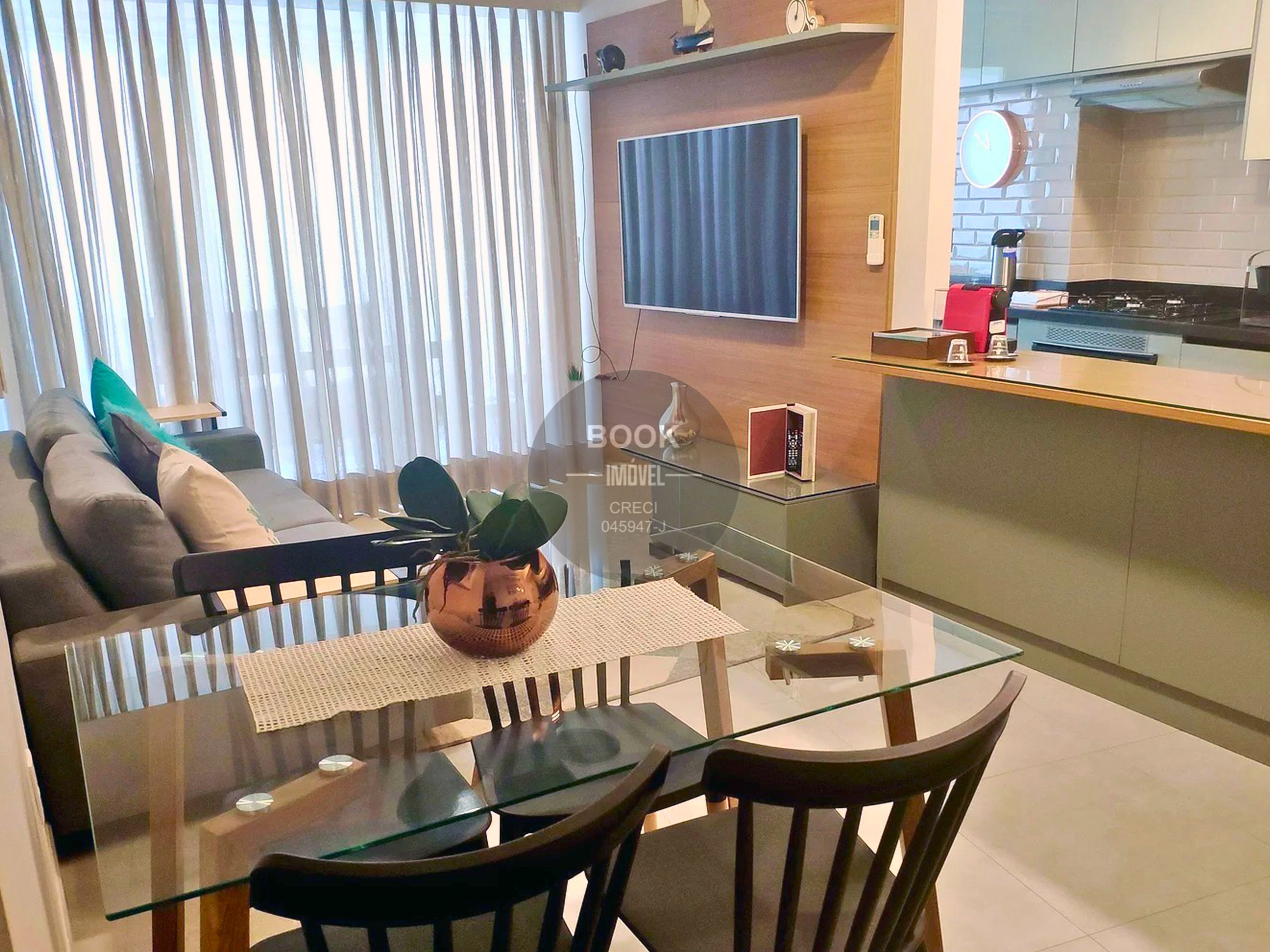 Simplesmente fant&aacute;stico! Vista Panor&acirc;mica, &oacute;tima ventila&ccedil;&atilde;o e ilumina&ccedil;&atilde;o natural Avenida Presidente Wilson Santos - 