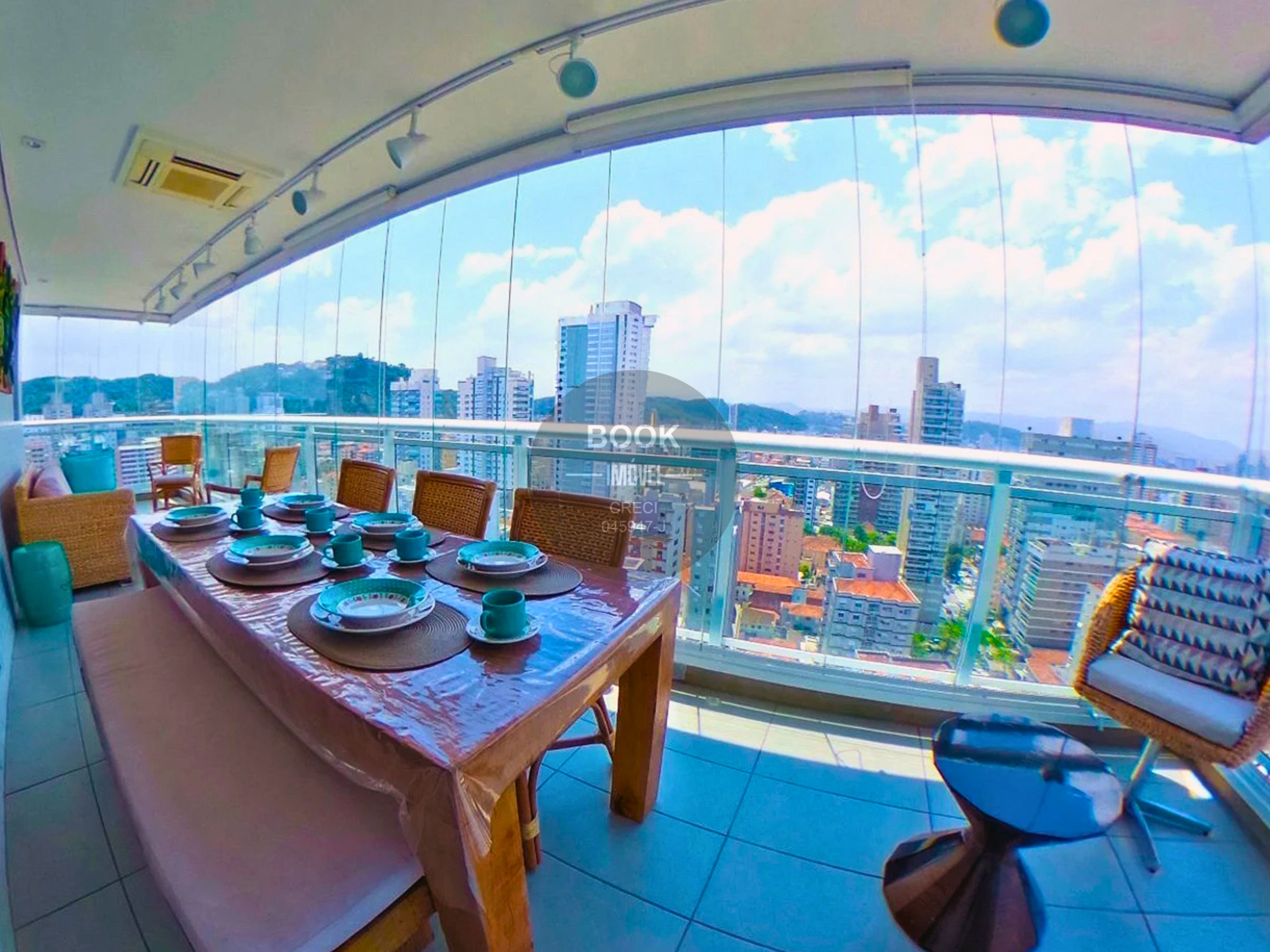 Simplesmente fant&aacute;stico! Vista Panor&acirc;mica, &oacute;tima ventila&ccedil;&atilde;o e ilumina&ccedil;&atilde;o natural Avenida Presidente Wilson Santos - 