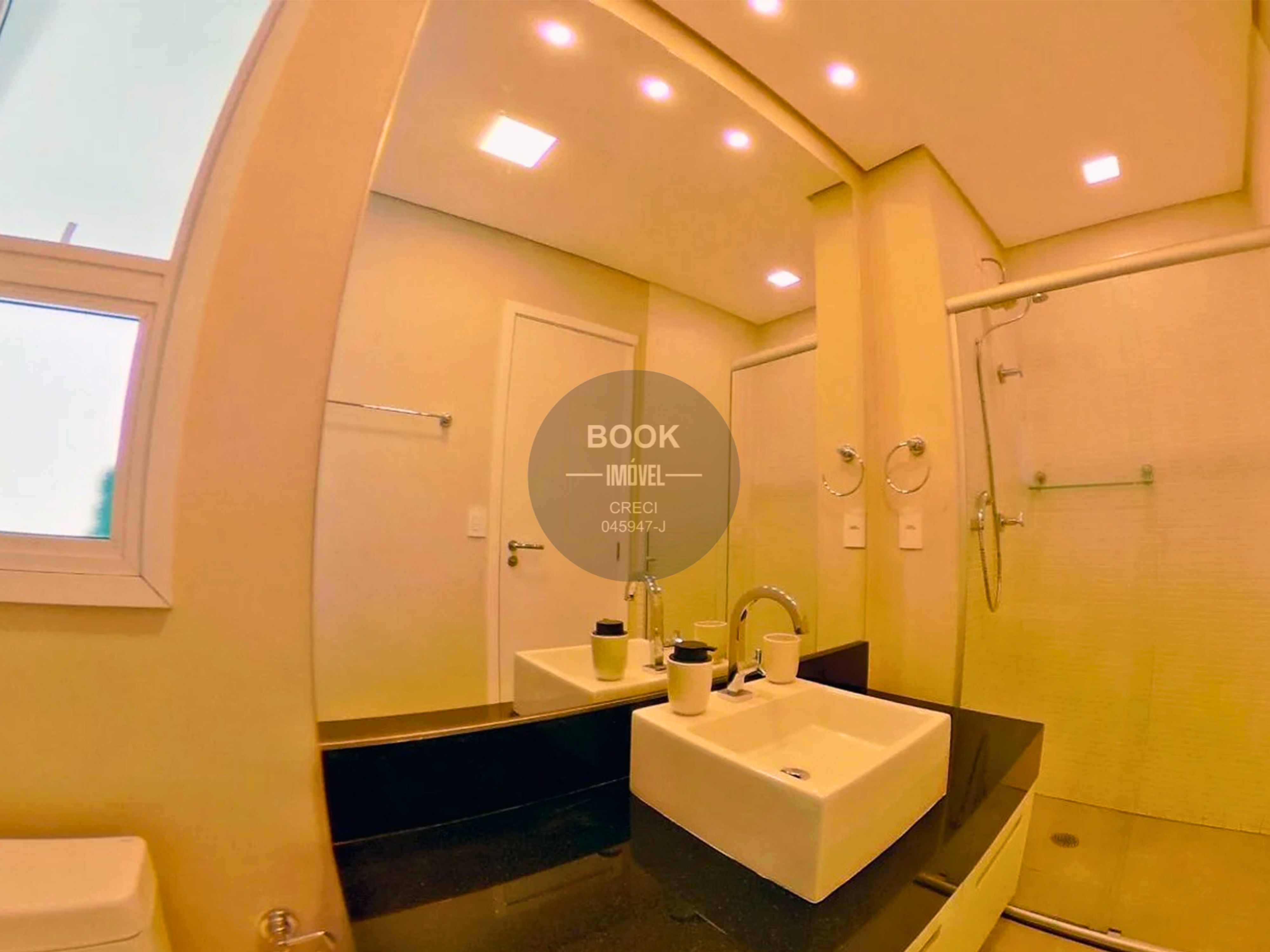 Simplesmente fant&aacute;stico! Vista Panor&acirc;mica, &oacute;tima ventila&ccedil;&atilde;o e ilumina&ccedil;&atilde;o natural Avenida Presidente Wilson Santos - 