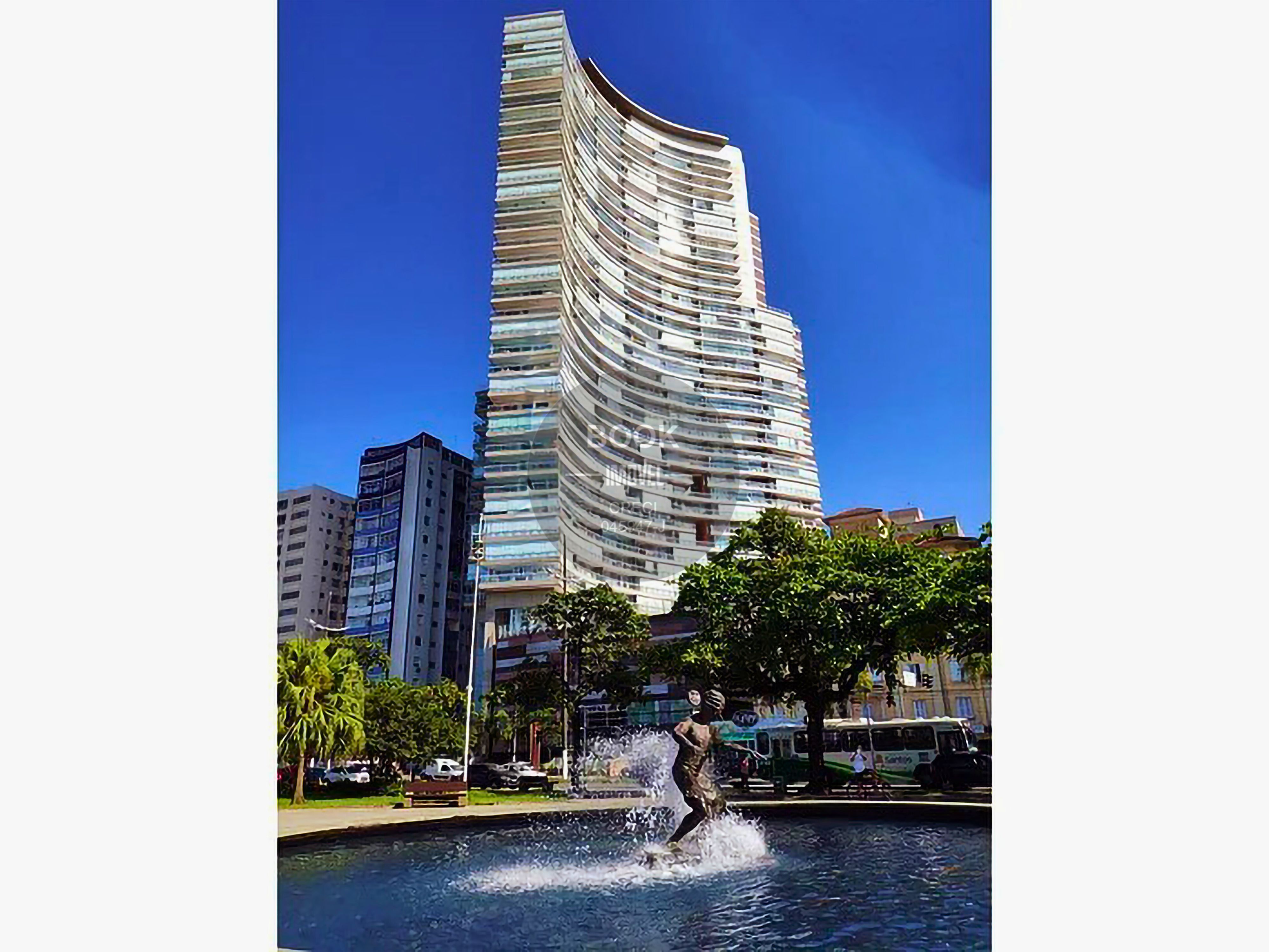 Simplesmente fant&aacute;stico! Vista Panor&acirc;mica, &oacute;tima ventila&ccedil;&atilde;o e ilumina&ccedil;&atilde;o natural Avenida Presidente Wilson Santos - 