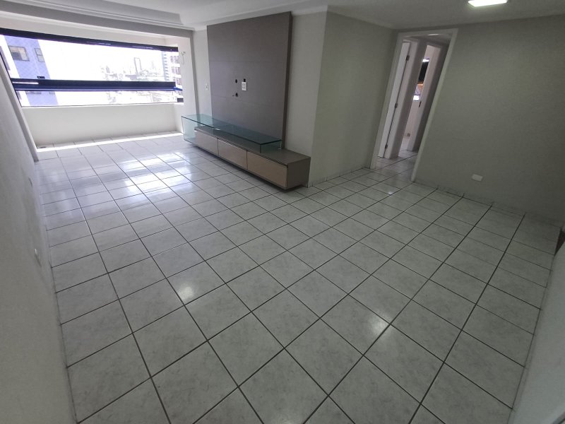 3 quartos (1 suíte), 101 m, dependência completa, 2 vagas de garagem Rua Doutor José Maria Recife - 