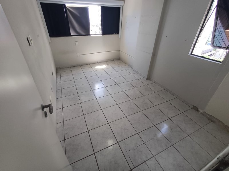 3 quartos (1 suíte), 101 m, dependência completa, 2 vagas de garagem Rua Doutor José Maria Recife - 