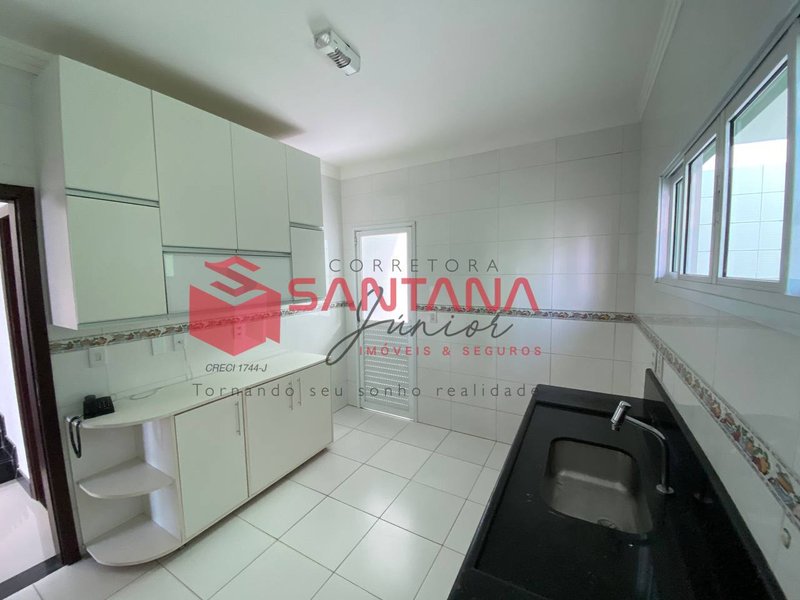 Casa 4/4 todos suítes em Pitangueiras Rua Rosalvo Barbosa Lauro de Freitas - 