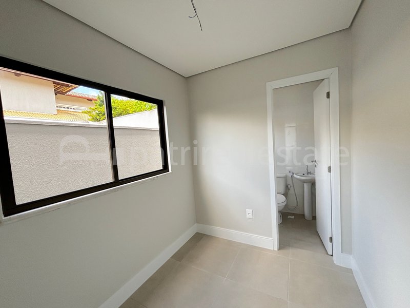 Casa no Condomínio Jardins de Ibiza com 301 m² 4 suites 7 wc 6 vagas. Coaçu - Eusebio - CE Rodovia, CE-040 Eusébio - 