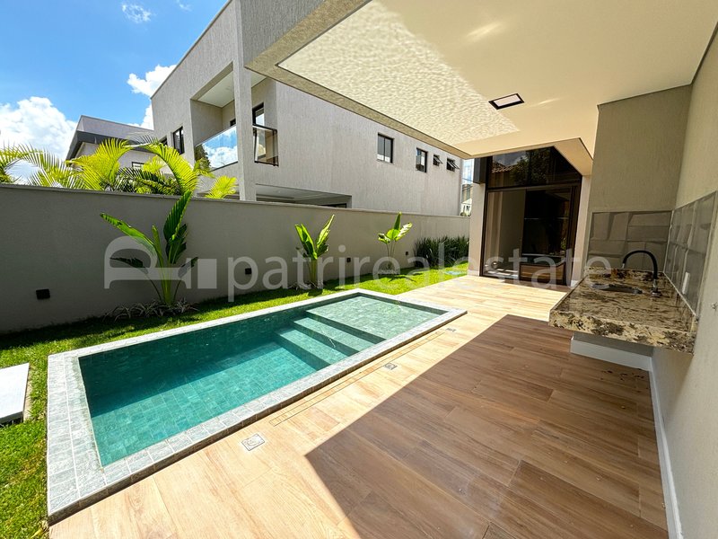 Casa no Condomínio Jardins de Ibiza com 301 m² 4 suites 7 wc 6 vagas. Coaçu - Eusebio - CE Rodovia, CE-040 Eusébio - 