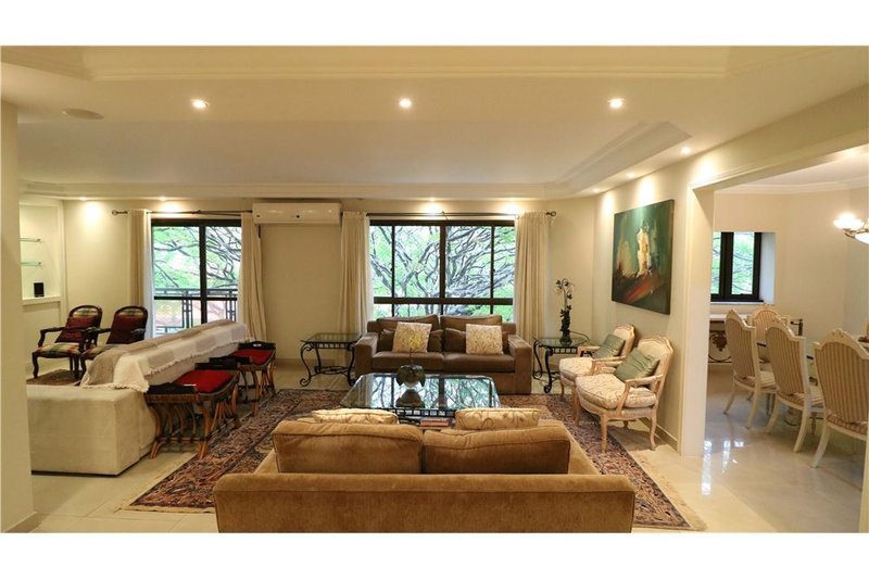Apartamento no Blooklin com 4 Dormitórios  234m² RUA PRINCESA ISABEL São Paulo - 