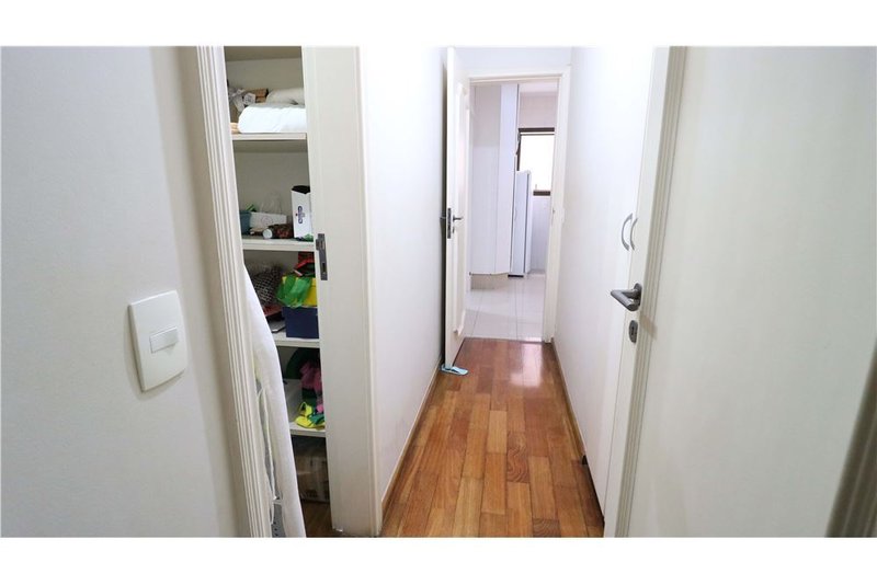 Apartamento no Blooklin com 4 Dormitórios  234m² RUA PRINCESA ISABEL São Paulo - 