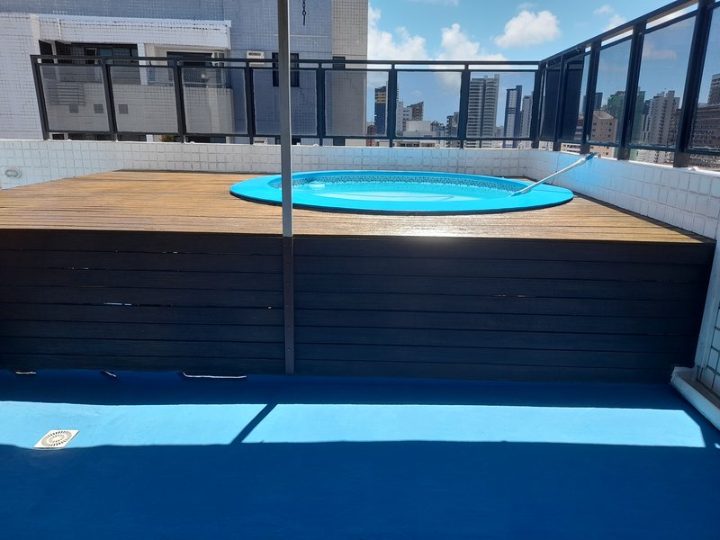 Cobertura duplex em Manaira com piscina privada e vista mar. 2 suites, 2 Vagas de Garagem  João Pessoa - 