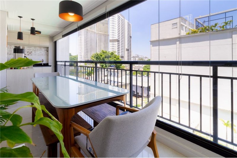 Apartamento na Vila  Vila Anastácio com 70m² R. Martinho de Campos São Paulo - 