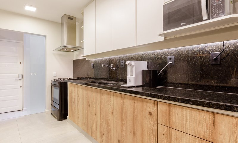 Apartamento com 3 Quartos para alugar, 151m² - Leblon Rua Cupertino Durão Rio de Janeiro - 