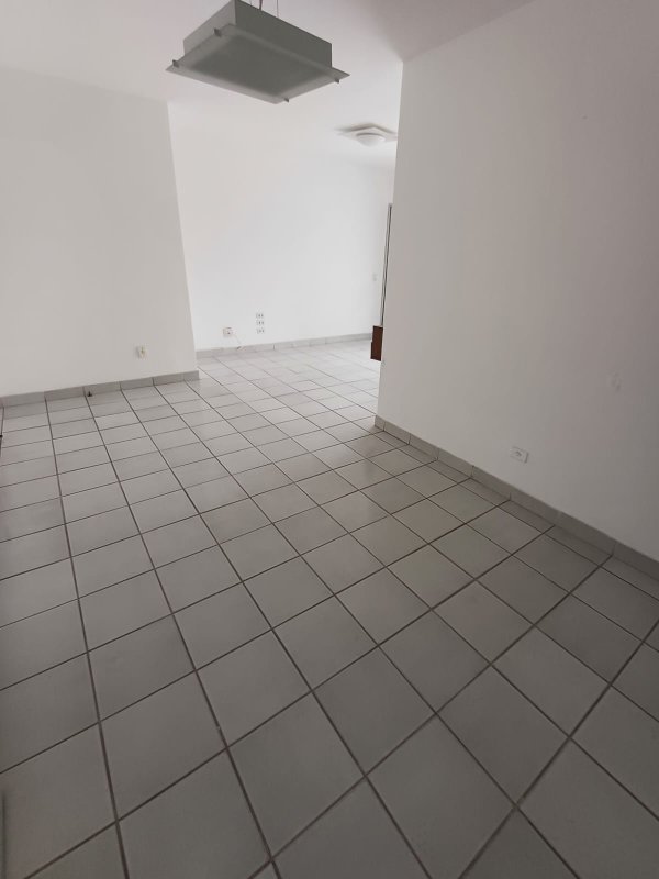 76,66m. 3 quartos. Sala para 2 ambientes. Varanda Rua Doutor João Coimbra Recife - 