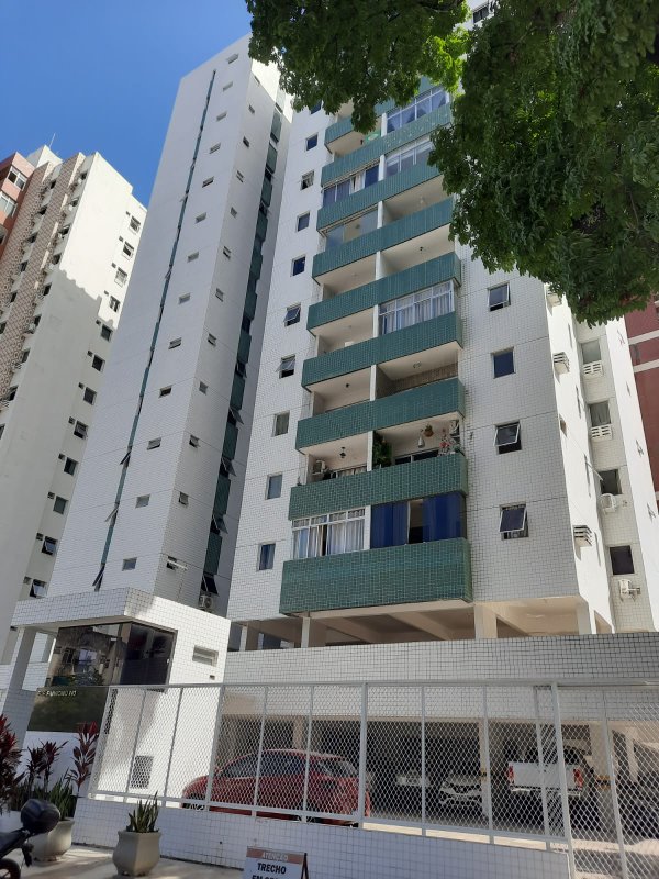 74m², 2 quartos/1 suíte,  1 vaga de garagem, varanda, dependência completa, andar alto Rua Carlos Pereira Falcão Recife - 