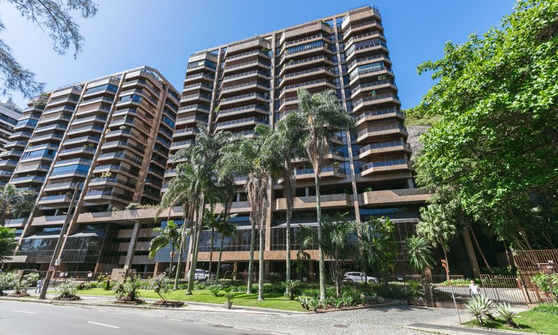 Apartamento de 220m², 3 quartos em Lagoa Avenida Epitácio Pessoa Rio de Janeiro - 