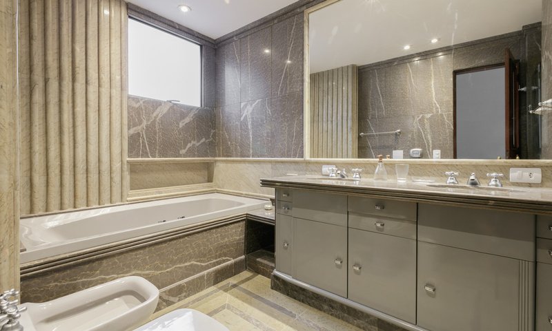 Apartamento de 220m², 3 quartos em Lagoa Avenida Epitácio Pessoa Rio de Janeiro - 