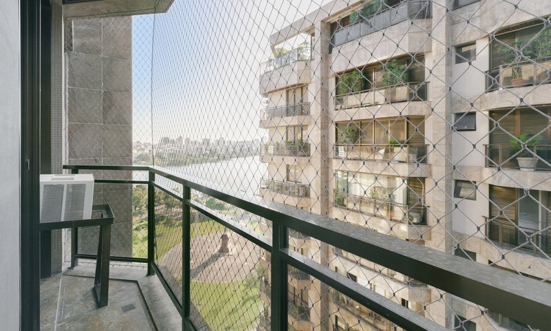Apartamento de 220m², 3 quartos em Lagoa Avenida Epitácio Pessoa Rio de Janeiro - 
