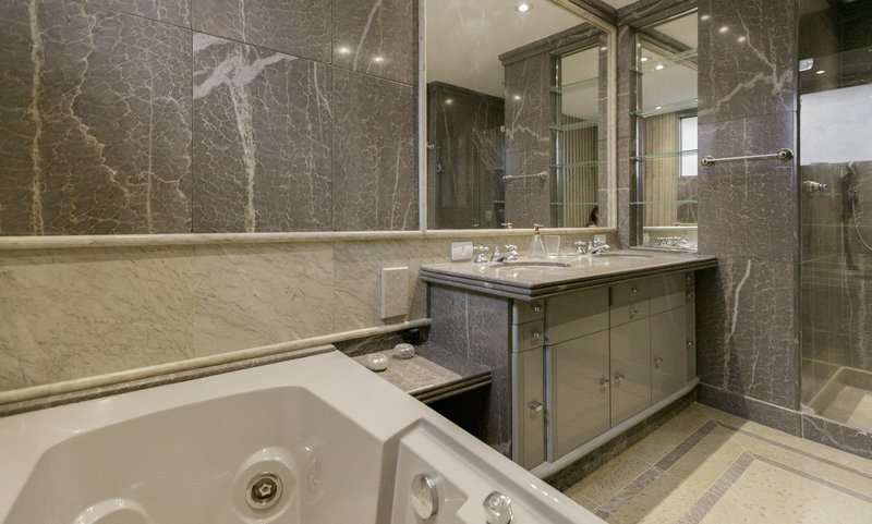 Apartamento de 220m², 3 quartos em Lagoa Avenida Epitácio Pessoa Rio de Janeiro - 