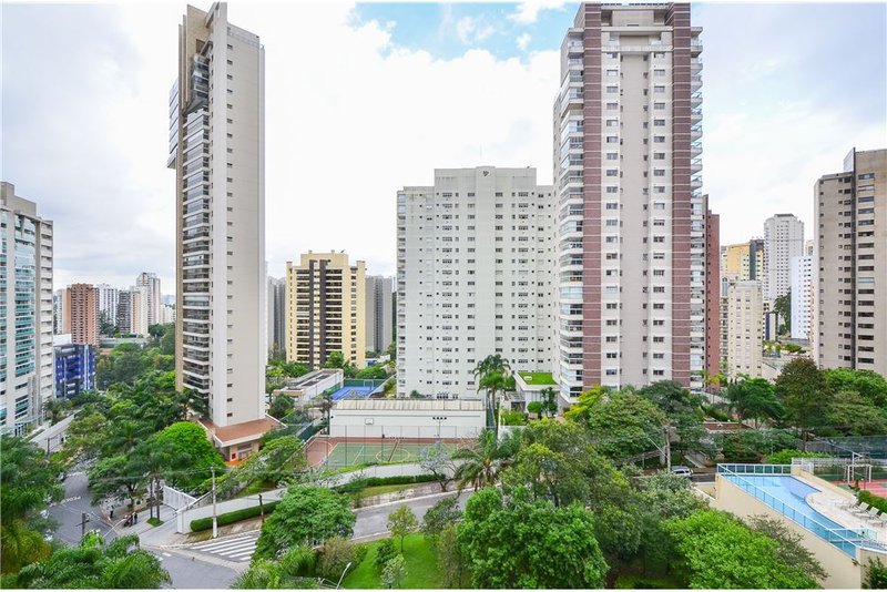 Apartamento na Vila Susana com 3 suítes 235m² Domingos Lopes da Silva São Paulo - 