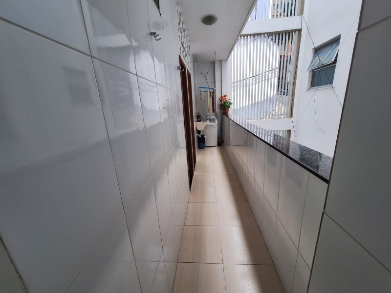 APARTAMENTO AMPLO 2 QUARTOS REFORMADO DEPENDÊNCIA À VENDA NA BARRA! Rua Tenente Pires Ferreira Salvador - 