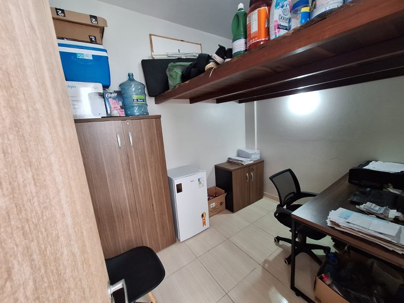 APARTAMENTO AMPLO 2 QUARTOS REFORMADO DEPENDÊNCIA À VENDA NA BARRA! Rua Tenente Pires Ferreira Salvador - 