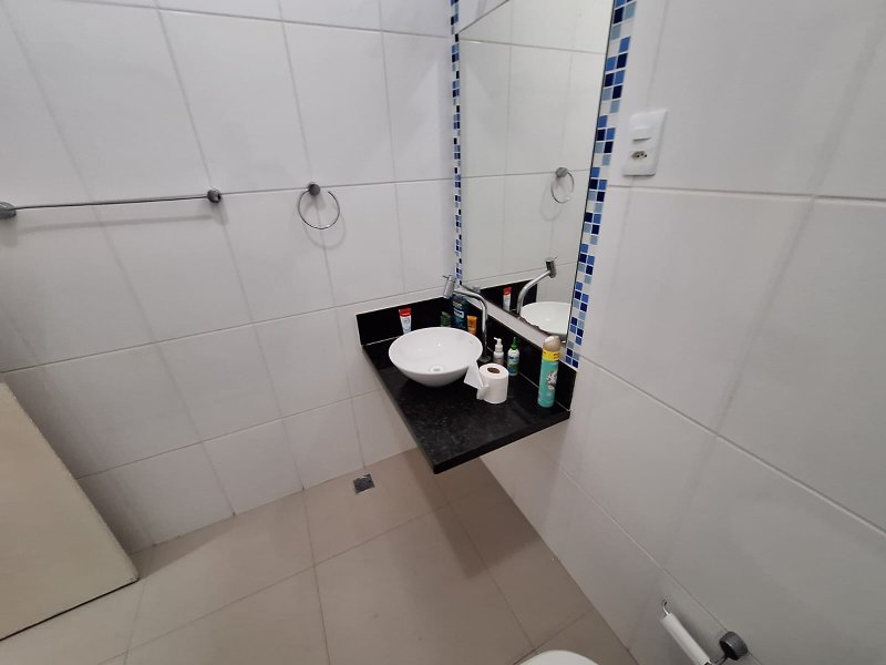 APARTAMENTO AMPLO 2 QUARTOS REFORMADO DEPENDÊNCIA À VENDA NA BARRA! Rua Tenente Pires Ferreira Salvador - 