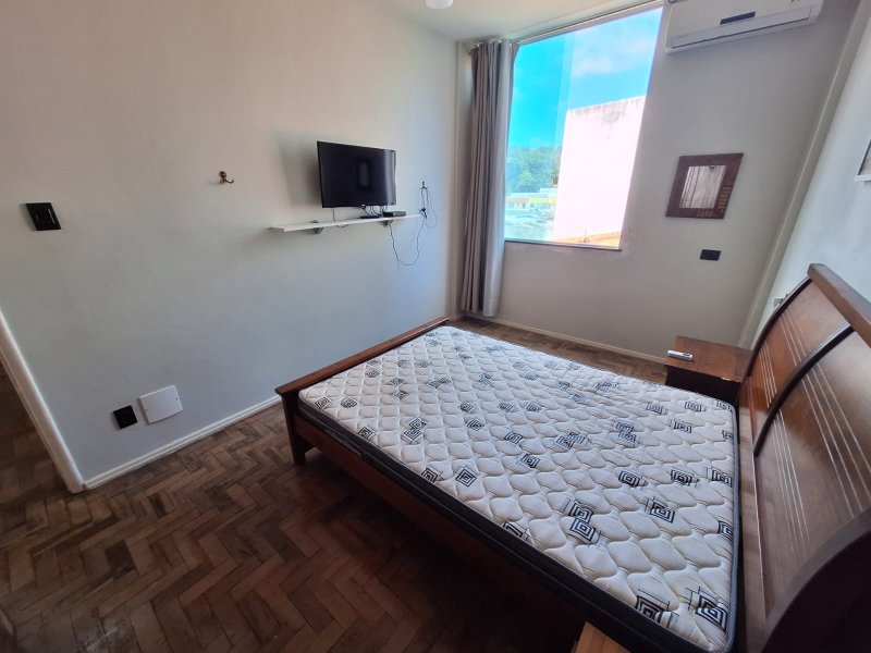 APARTAMENTO AMPLO 2 QUARTOS REFORMADO DEPENDÊNCIA À VENDA NA BARRA! Rua Tenente Pires Ferreira Salvador - 