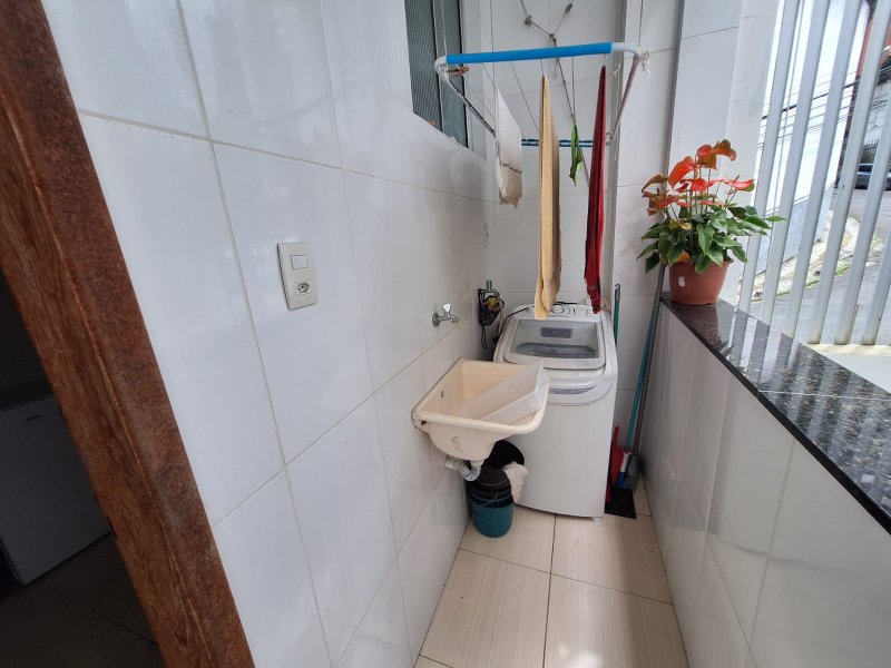 APARTAMENTO AMPLO 2 QUARTOS REFORMADO DEPENDÊNCIA À VENDA NA BARRA! Rua Tenente Pires Ferreira Salvador - 