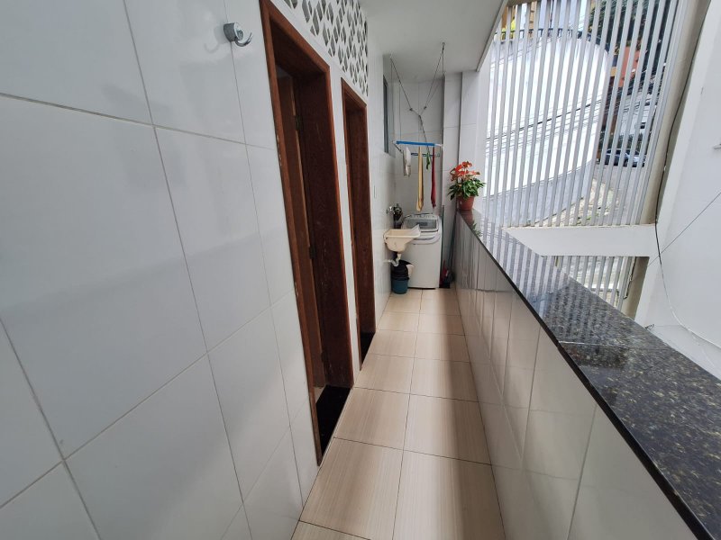 APARTAMENTO AMPLO 2 QUARTOS REFORMADO DEPENDÊNCIA À VENDA NA BARRA! Rua Tenente Pires Ferreira Salvador - 