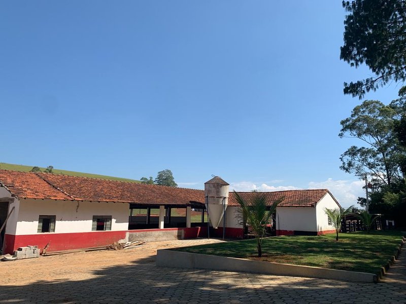 FAZENDA COM 102 ALQUEIRES NA REGIÃO DE PINDAMONHANGABA/SÃO PAULO - Pindamonhangaba - 