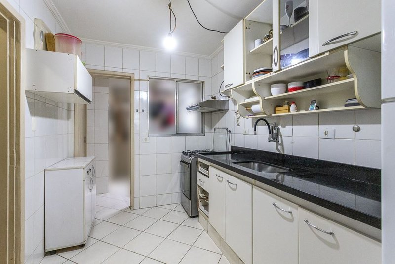 Apartamento em Pinheiros com 2 dormitórios 80m² Alves Guimarães São Paulo - 
