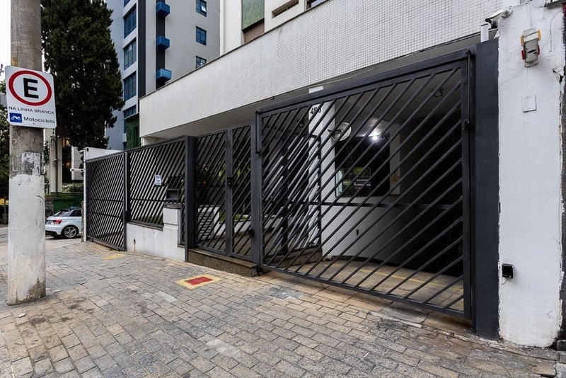 Apartamento em Pinheiros com 2 dormitórios 80m² Alves Guimarães São Paulo - 