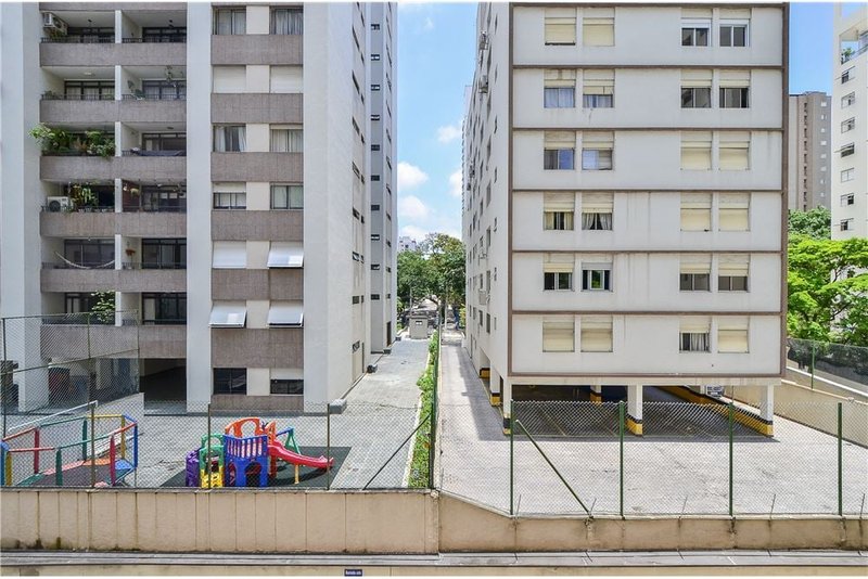 Apartamento em Moema com 62m² Inhambu São Paulo - 