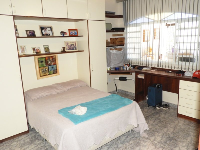 Sobrado – Casa - 5 quartos sendo 2 suítes - SHIGS 715 – Asa Sul SHIGS 715 Bloco I Brasília - 
