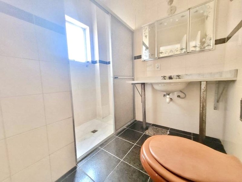 R$ 798.000 - ENORME APARTAMENTO - 145M2 - 3 DORM - SUÍTE - SACADÃO - 1 VAGA Rua General Lima e Silva Porto Alegre - 