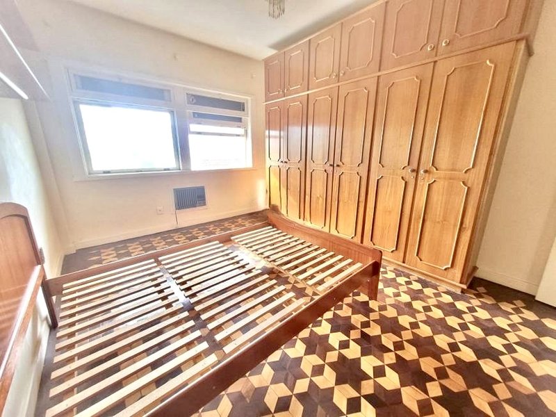 R$ 798.000 - ENORME APARTAMENTO - 145M2 - 3 DORM - SUÍTE - SACADÃO - 1 VAGA Rua General Lima e Silva Porto Alegre - 