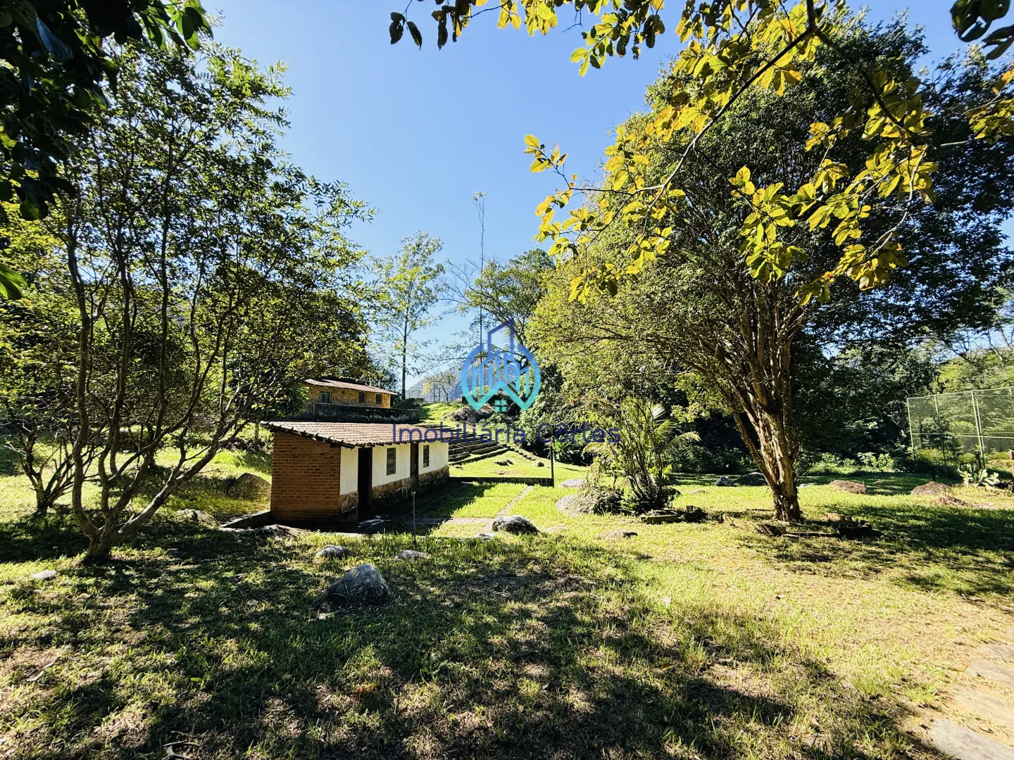 Exclusiva ch&aacute;cara em Guapimirim/RJ com duas trilhas para cachoeira e natureza preservada Guapimirim  Guapimirim - 