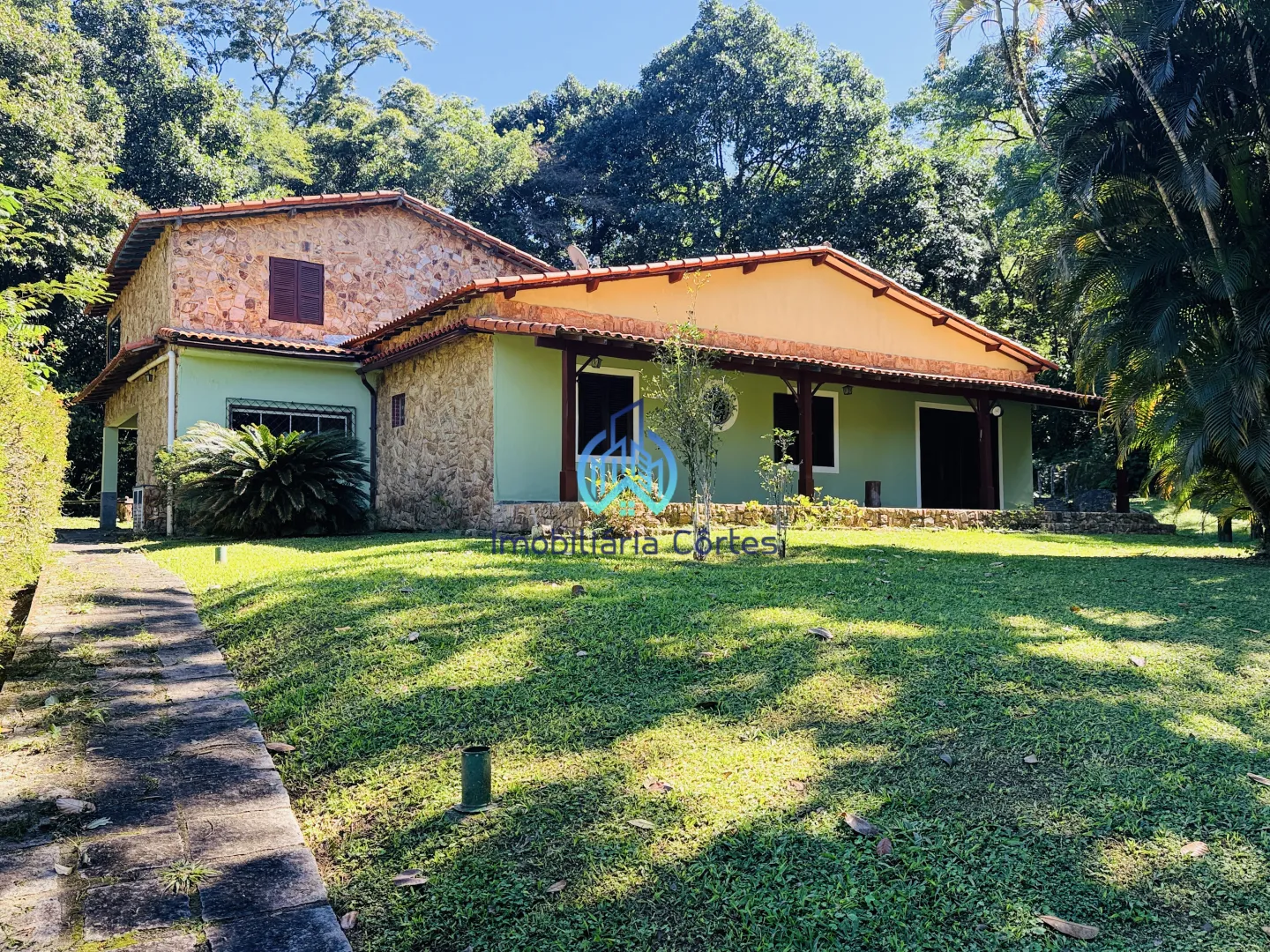 Exclusiva ch&aacute;cara em Guapimirim/RJ com duas trilhas para cachoeira e natureza preservada Guapimirim  Guapimirim - 