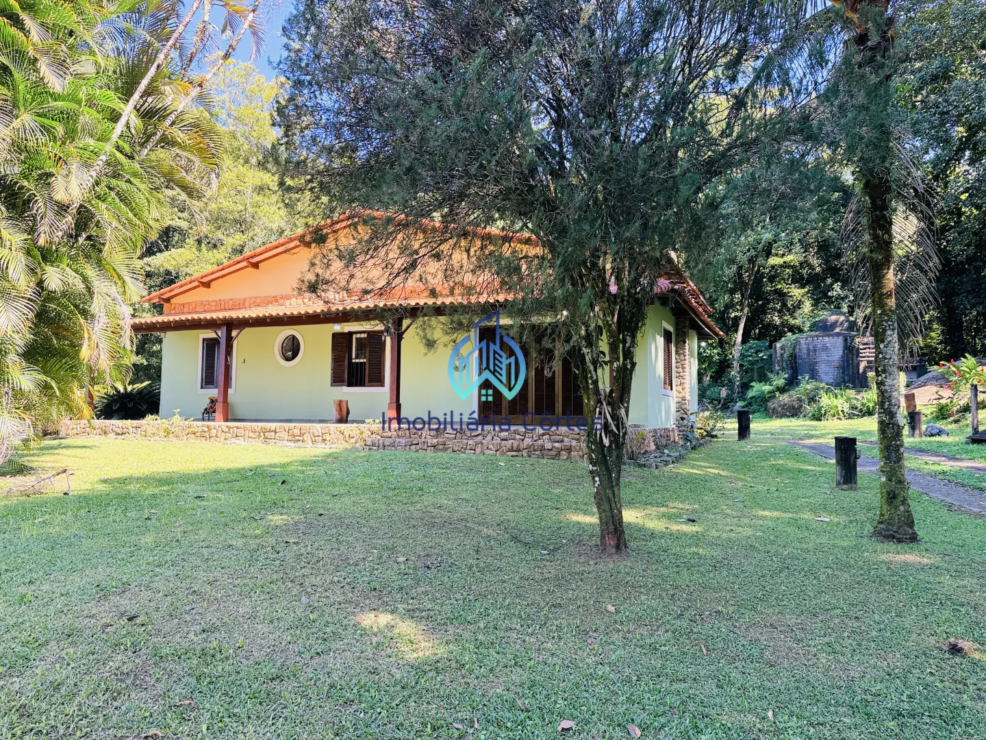 Exclusiva ch&aacute;cara em Guapimirim/RJ com duas trilhas para cachoeira e natureza preservada Guapimirim  Guapimirim - 