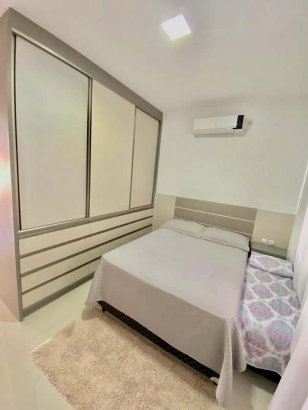 LINDA CASA COM 3 DORMITÓRIOS NO JARDIM AZALÉIA - Brusque - 