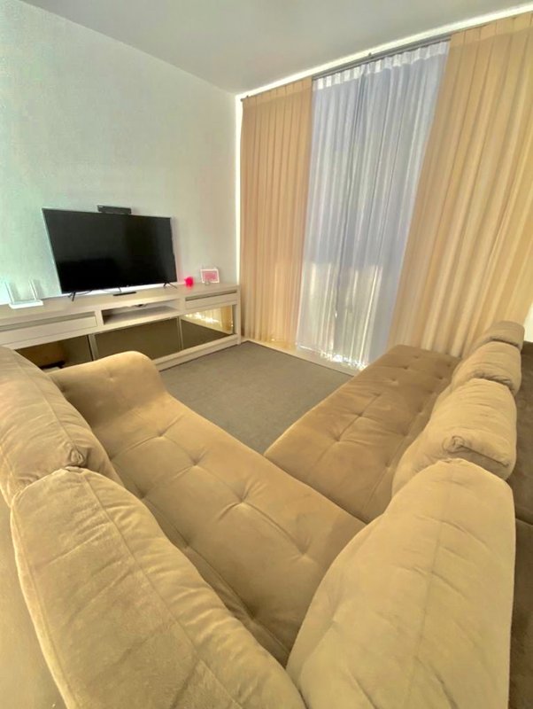 LINDA CASA COM 3 DORMITÓRIOS NO JARDIM AZALÉIA - Brusque - 