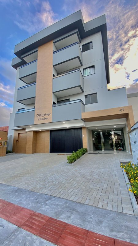 APARTAMENTO COM 1 SUÍTE MAIS 1 DORMITÓRIOS PRÓXIMO A UNIFEBE - Brusque - 