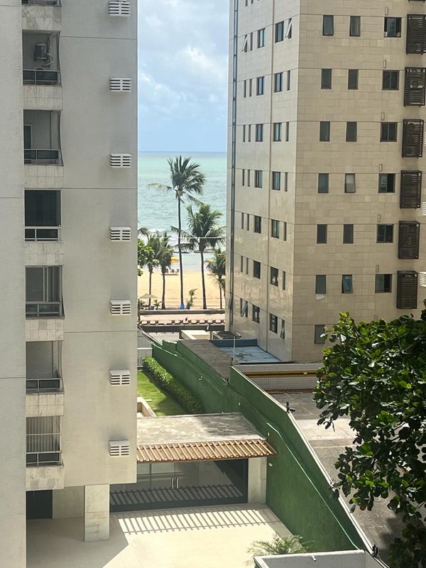 4 quartos (3 suítes). 188 m². Varanda com vista mar Rua dos Navegantes Recife - 