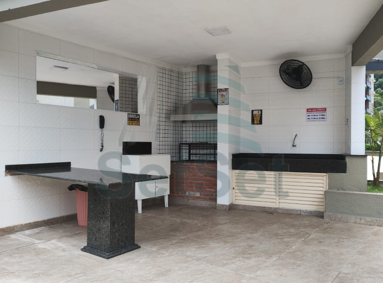 Venha morar em um condomínio completo localizado a poucos minutos da Praia da Enseada - Guarujá - 