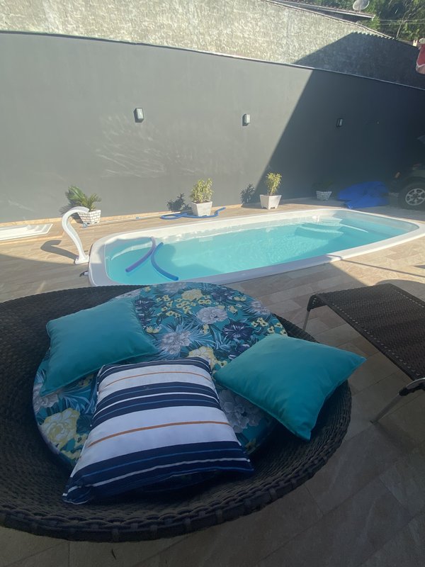 CASA COM 1 SUÍTE MAIS 2 DORMITÓRIOS COM PISCINA,  NO BAIRRO BATEAS - Brusque - 