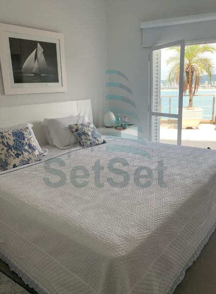 Luxuosa casa em condomínio  - Praia da Enseada - Guarujá/SP - Guarujá - 