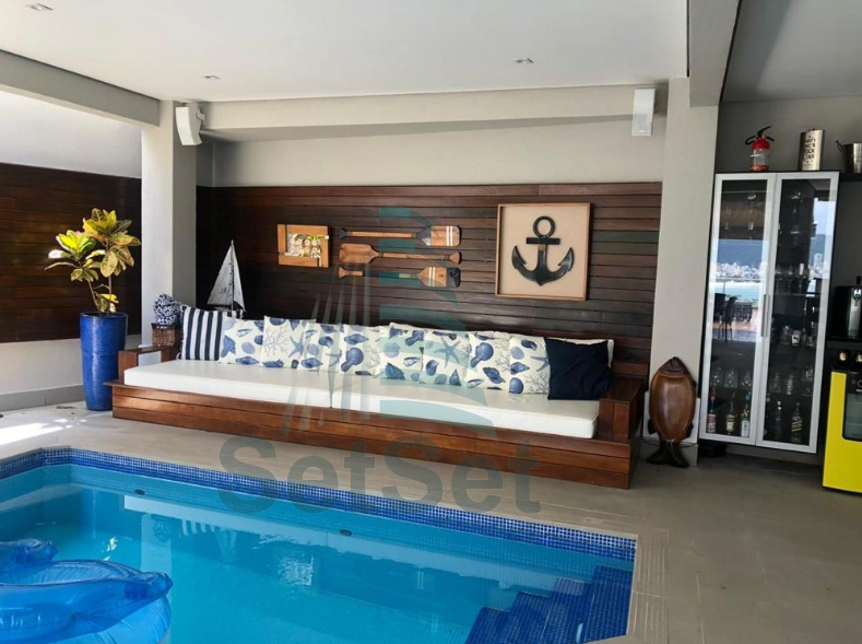 Luxuosa casa em condomínio  - Praia da Enseada - Guarujá/SP - Guarujá - 