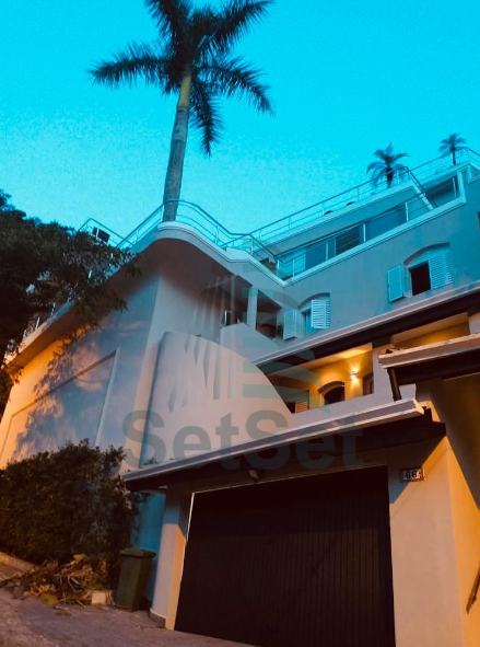 Luxuosa casa em condomínio  - Praia da Enseada - Guarujá/SP - Guarujá - 